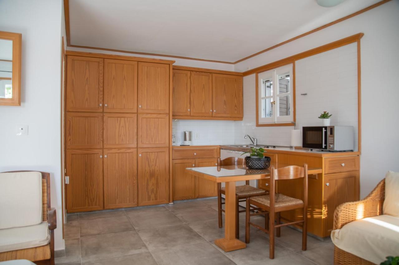 Lotos Beach Home Kini Eksteriør bilde