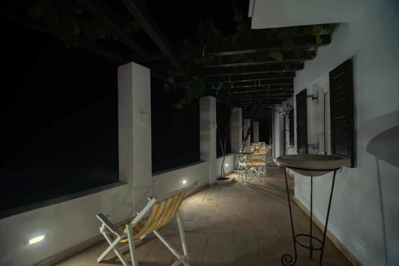 Lotos Beach Home Kini Eksteriør bilde